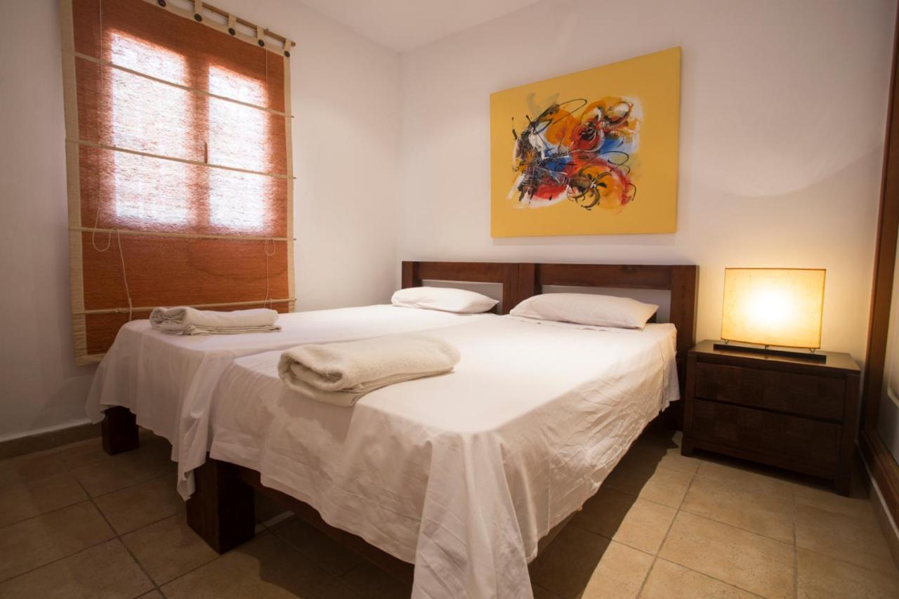 Villa Tom Is Near To Playa Den Bossa Sant Jordi de ses Salines Exteriör bild